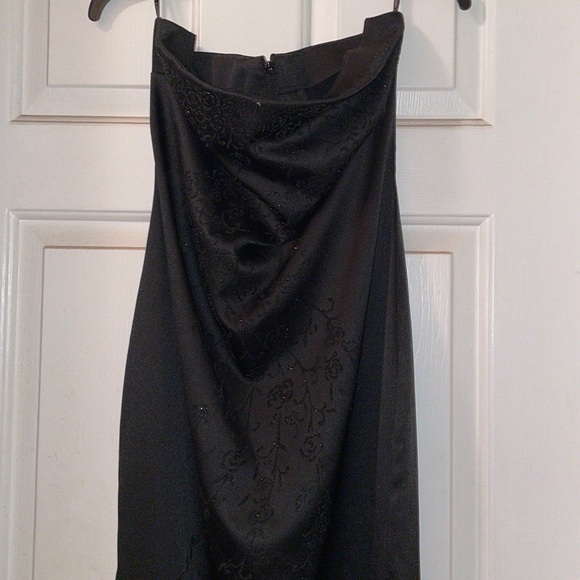 Women’s Dress - Picture 1 of 6